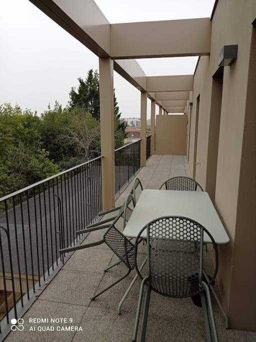 Superbe appartement avec balcon filant Cenon Extérieur photo